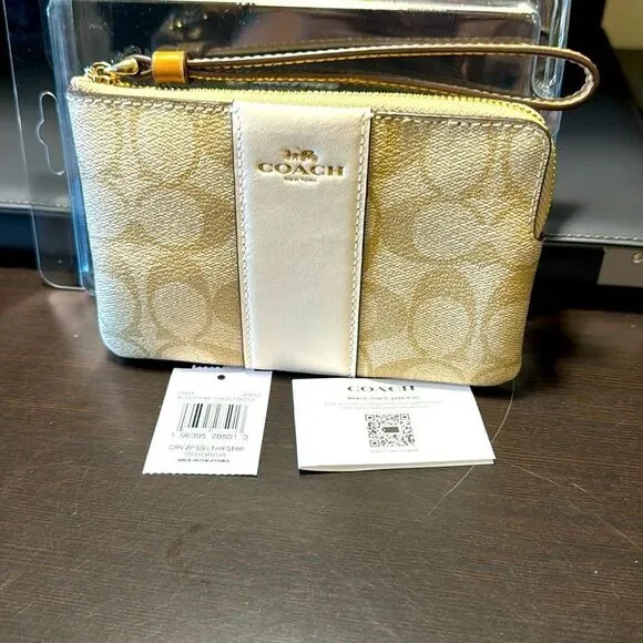 Coach Wrsitlet Tan and Cream New with Tags​​ - Picture 1 of 2